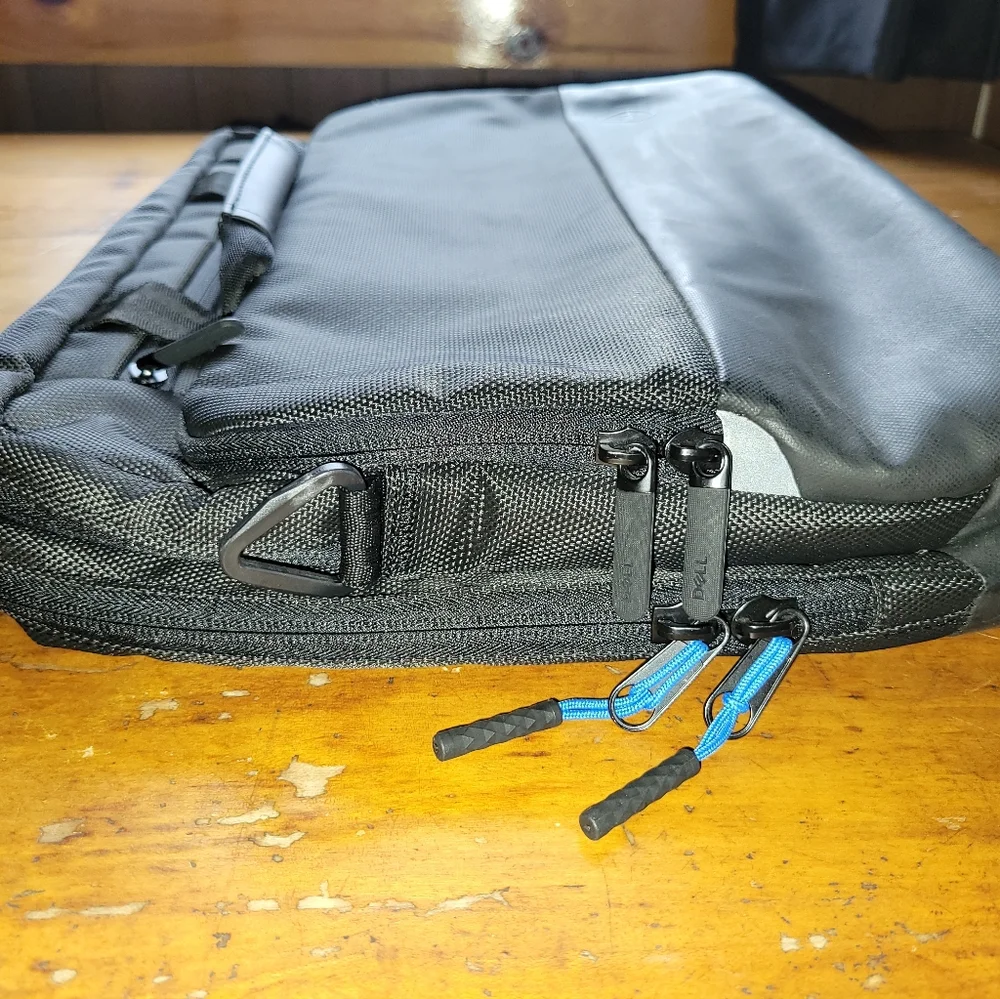 Dell 16x12 Inch Laptop Shoulder Bag New without tags